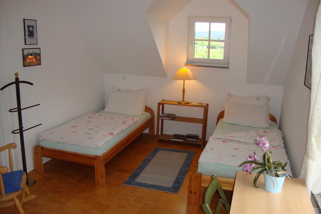 Bed And Breakfast Trnje Pivka Habitación foto